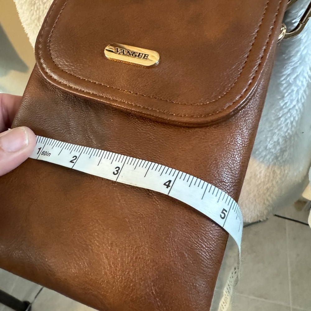 VANGUE Crossbody faux leather 4 compartments 2 cardholders detachable strap NWOT - Picture 3 of 9